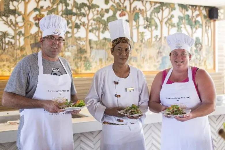 โรงแรมเคปพันวา ภูเก็ต เปิดหลักสูตรสอนทำอา...