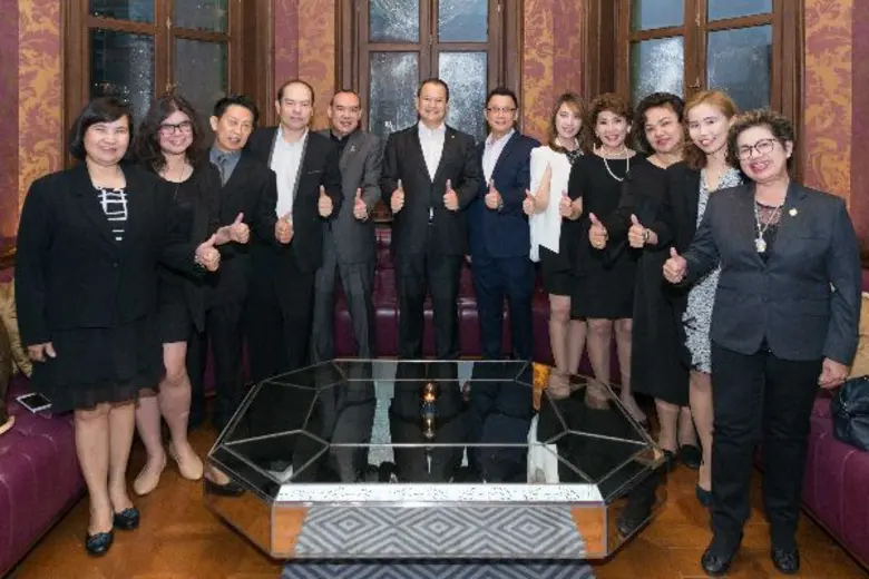 นายโชติพัฒน์ พีชานนท์ ประธานกรรมการบริหาร...