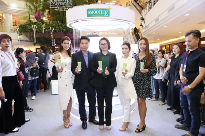 คุณประชุม ภาสพัชรัคร ผู้อำนวยการฝ่ายขาย ใ...