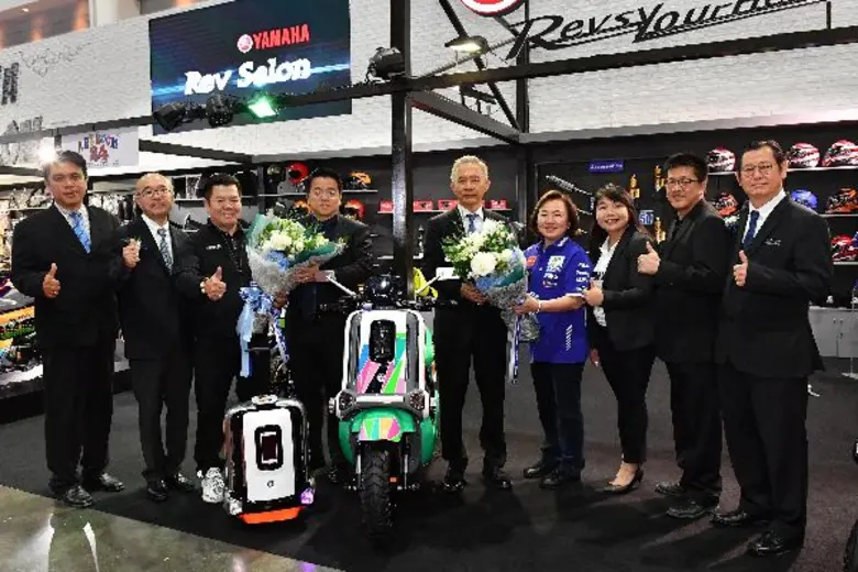 นางสาวจินตนา อุดมทรัพย์ (คนที่ 4 จากขวา) ...