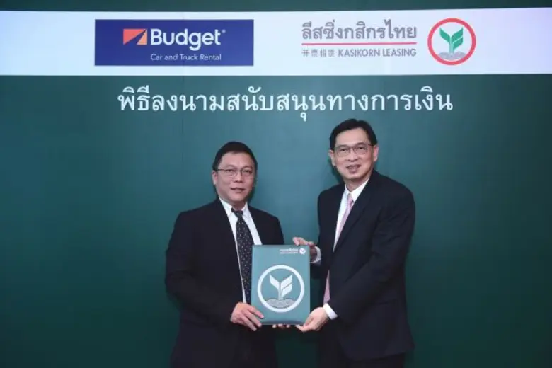 นายศาศวัต วีระปรีย (ขวา) ประธานกรรมการบริ...