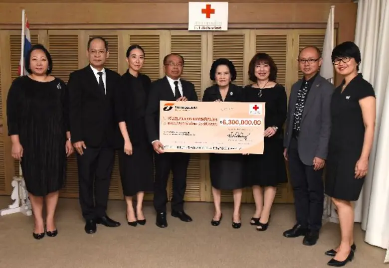 นายเกรียงไกร ภูริวิทย์วัฒนา (ที่ 4 จากซ้า...