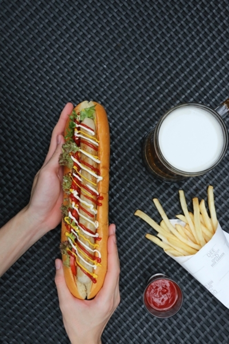 สนุกไปกับปาร์ตี้ยามค่ำคืน ในบรรยากาศสุดคล...