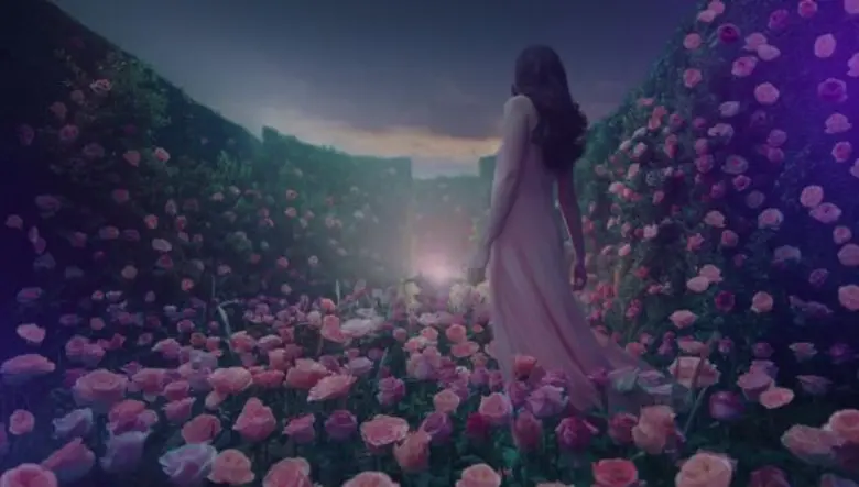 หอมยิ่งกว่าน้ำหอม! ใหม่-ดาวิกา บุกสวนกุหลาบ ตามหาเสน่ห์หอมเหนือระดับ สกัดจากกุหลาบฝรั่งเศส