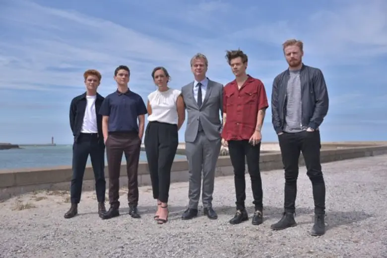 Movie Guide: ทัพนักแสดงนำหนังสงคราม Dunkirk - ดันเคิร์ก บุกกรุงปารีส ร่วมงานพรีเมียร์ที่เปิดตัวอย่างยิ่งใหญ่