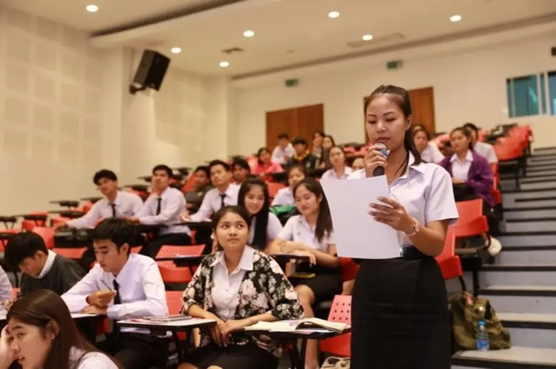 งานประชาสัมพันธ์ ราชภัฏโคราช ถ่ายทอดความรู้ศิลปะการพูดในที่สาธารณะสู่ผู้นำนักศึกษารุ่นใหม่