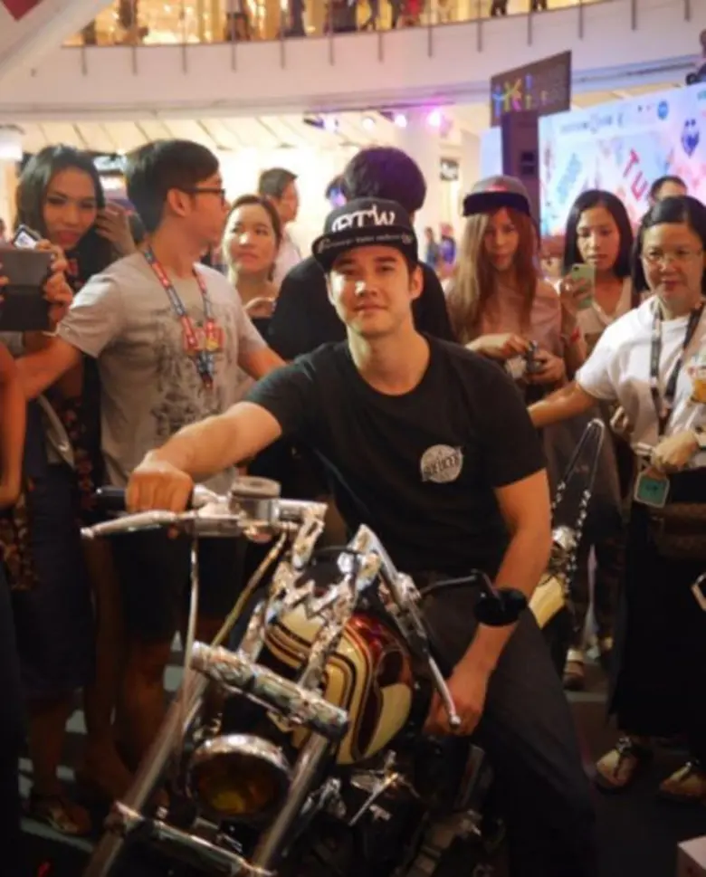 แอบส่อง “บิ๊กไบค์” คู่ใจ 10 ดาราชายไทย