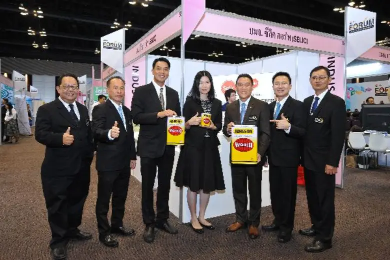 คุณประพันธ์ เจริญประวัติ (ลำดับที่ 3 จากซ...