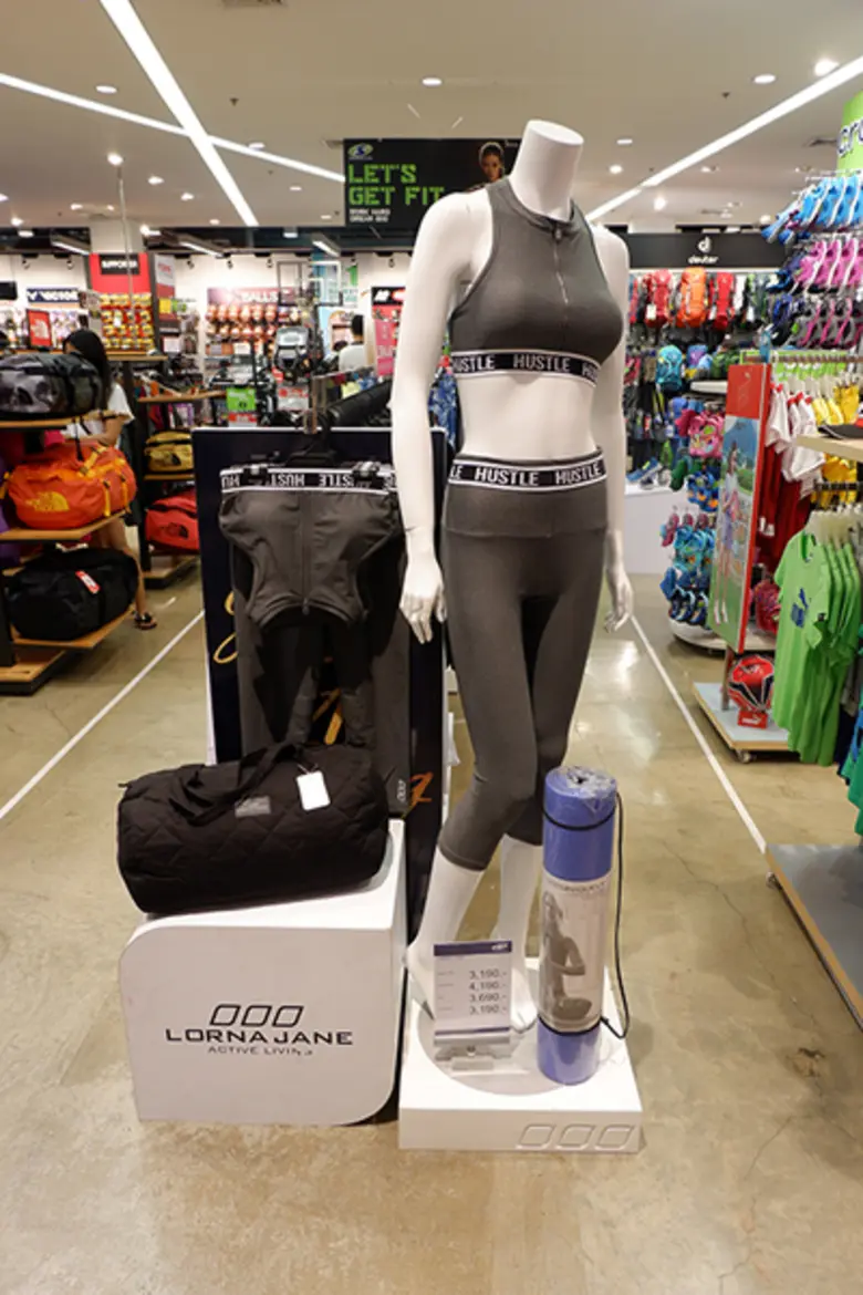 ลอร์น่า เจน (Lorna Jane) แบรนด์เสื้อผ้าออ...