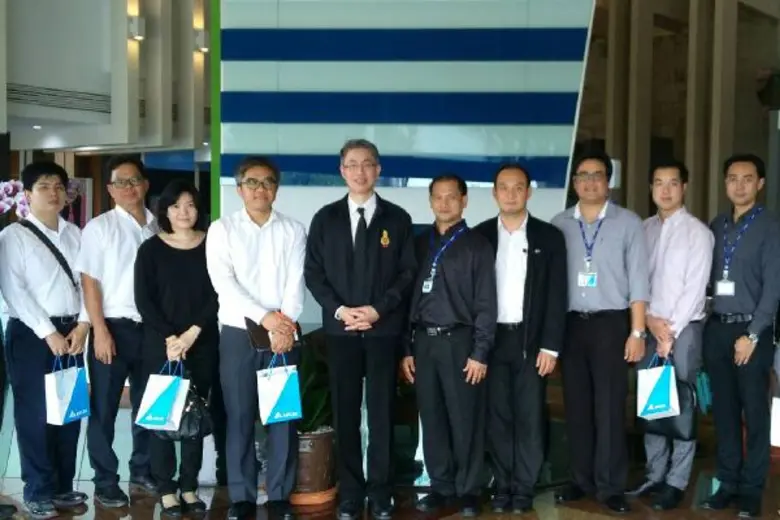 คณะผู้ตรวจราชการ กระทรวงอุตสาหกรรม นำโดย ...