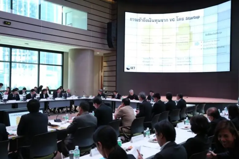 ดร. สมคิด จาตุศรีพิทักษ์ รองนายกรัฐมนตรี ...