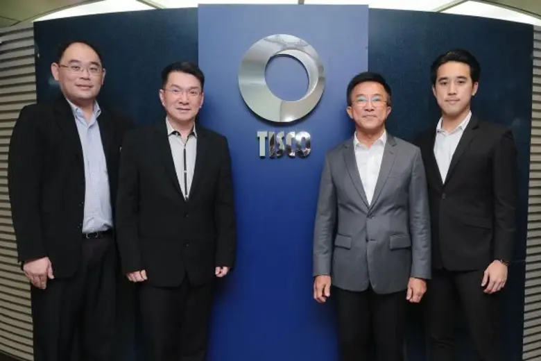 นายอดิศักดิ์ สุขุมวิทยา (ที่2 จากขวา) ประ...