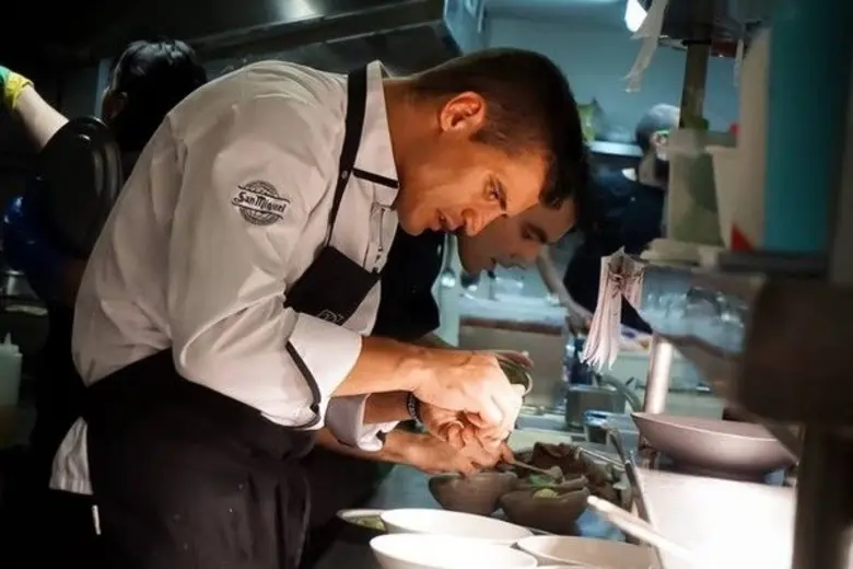 นัดสำคัญกับเชฟมิชลินสตาร์ดาวรุ่งกับดินเนอร์สุดเอ็กซ์คลูซีฟ ณ ห้องอาหารอูโนมาส โรงแรมเซ็นทาราแกรนด์ฯ เซ็นทรัลเวิลด์