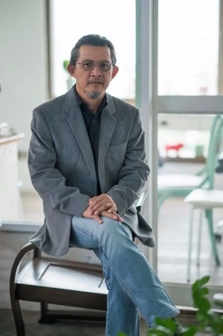 บริษัท หนีกรุง คอนเน็ค จำกัด ผู้ผลิตนิตยส...