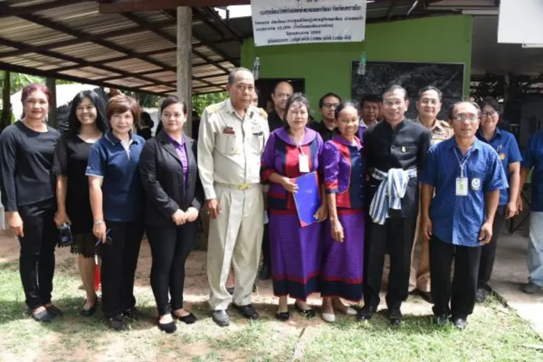 “พลเอกฉัตรชัย” ลงพื้นที่บางเลน ตามติดความก้าวหน้าโครงการ 9101 ชี้คืบหน้าล่าสุดคณะกรรมการฯ ระดับอำเภอ อนุมัติโครงการแล้ว 23,675 โครงการ วงเงินกว่า1.9 หมื่นล้าน คาดเงินเริ่มหมุนเวียนเข้าระบบเศรษฐกิจ 15 ก.ค.นี้เป็นต้นไป