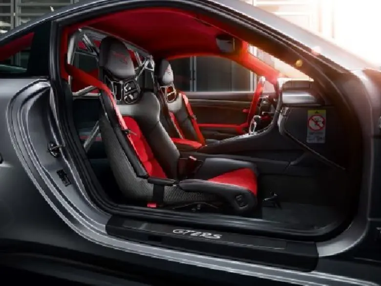 ปอร์เช่ เปิดตัวยนตกรรมสปอร์ต 911 ที่ทรงพลังที่สุด เท่าที่เคยมีมา