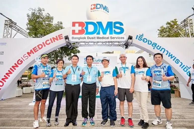 พลเอก มนัส คล้ายมณี นายกสมาคมนักวิ่งเพื่อ...