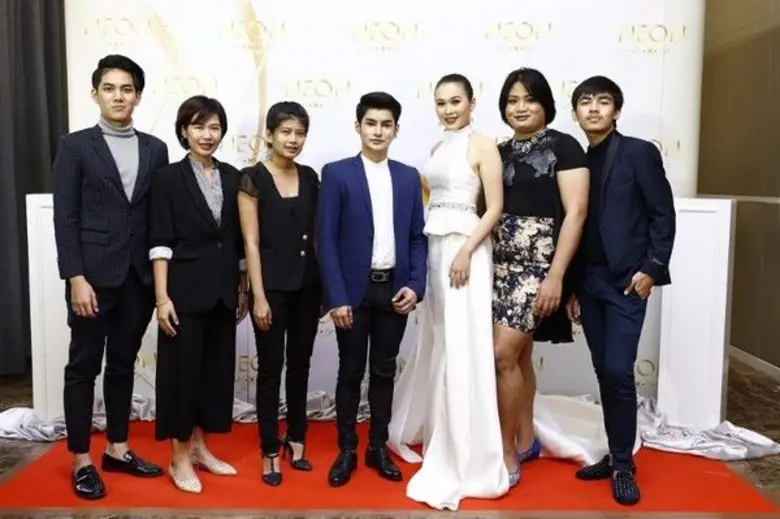 "นีออนไวท์ ไทยแลนด์" แถลงข่าวความสำเร็จเต...