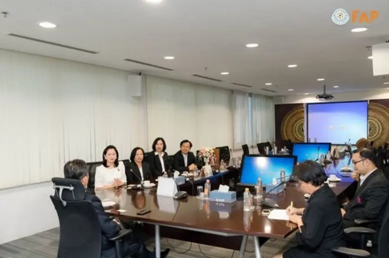 SPU : คณะบัญชี ม.ศรีปทุม มอบช่อดอกไม้แสดงความยินดี เนื่องในโอกาสเข้ารับตำแหน่ง นายกสภาวิชาชีพบัญชีในพระบรมราชูปถัมป์