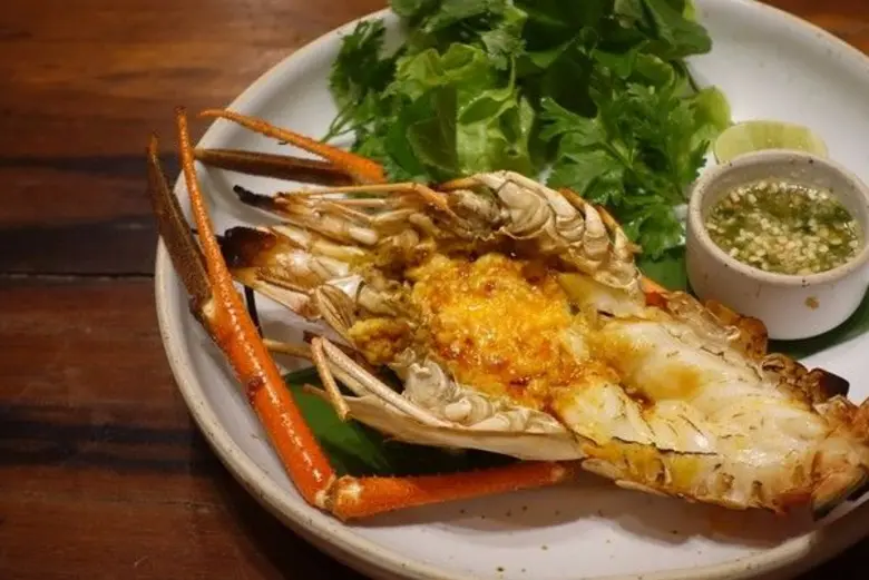 อิ่มอร่อยกับเมนูเด็ดจากกุ้งแม่น้ำไซส์ยักษ์