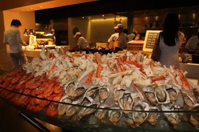 ห้องอาหารฟิฟท์ตี้ เซเว่น สตรีทขอเชิญคุณแล...