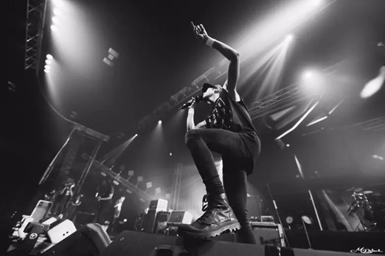 ตูน BODYSLAM อวดลวดลายโพสต์ท่าสุดดาร์กกับรองเท้าคู่ใจ ที่ออกแบบเองในรุ่น PALLADIUM x BODYSLAM ใครเห็นก็ต้องร้องซี้ดดดด!!!