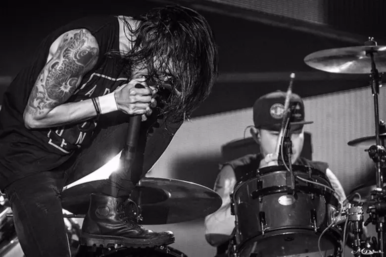 ตูน BODYSLAM อวดลวดลายโพสต์ท่าสุดดาร์กกับรองเท้าคู่ใจ ที่ออกแบบเองในรุ่น PALLADIUM x BODYSLAM ใครเห็นก็ต้องร้องซี้ดดดด!!!