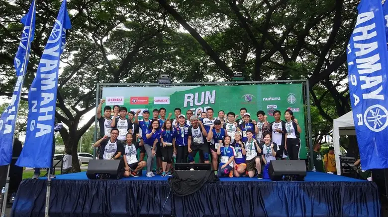 นางสรวงสุดา มนัสบุญเพิ่มพูล (คนซ้าย) ผู้จ...