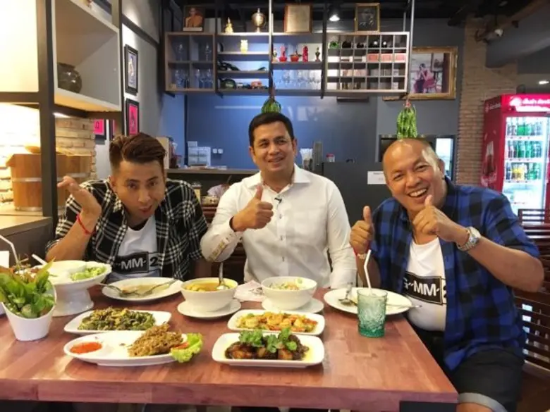 ทีวีไกด์: รายการ “ตลกแหลก” “บอล-ค่อม” ตระเวนชิมของอร่อยย่าน “หลังรามคำแหง” ติดตามได้ ในรายการ “ตลกแหลก” อาทิตย์นี้