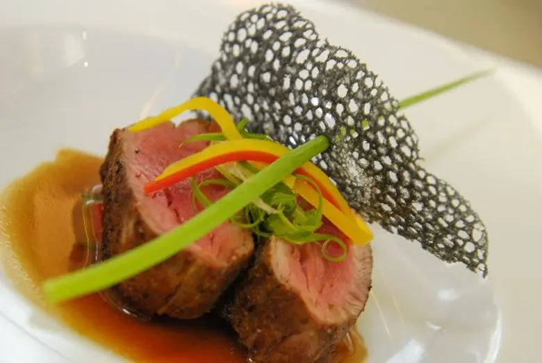 อาหารไทยฮิต ธุรกิจโรงแรม-ร้านอาหารโต ส่งผลเชฟไทยเนื้อหอม ล่าสุด สมาคมเชฟประเทศไทย ร่วม ยูบีเอ็ม บีอีเอส จัดการแข่งขัน Thailand's International Culinary Cup (TICC) 2017