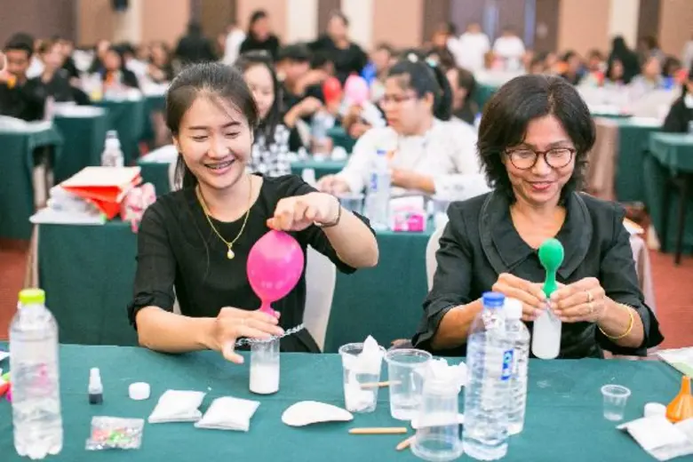 กลุ่มบริษัท ดาว ประเทศไทย สมาคมเคมีแห่งปร...