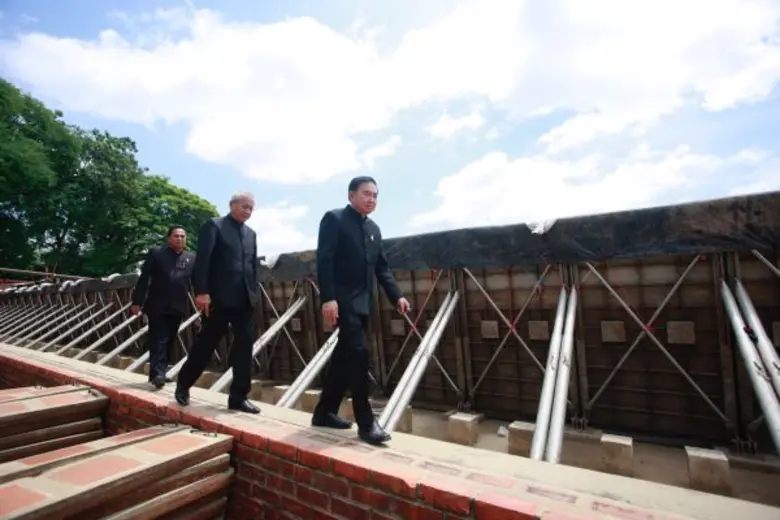 รมว.วธ.ลงพื้นที่ตรวจแนวป้องกันน้ำท่วมโบราณสถาน มรดกโลกอยุธยา เผยยังไม่ได้รับผลกระทบ-กำชับเฝ้าระวังต่อเนื่อง กรมศิลป์ รายงานน้ำท่วม จ.สกลนคร กระทบโบราณสถาน 18 แห่ง