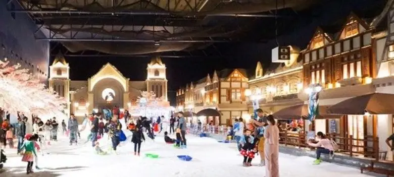 สโนว์ทาวน์พาฟินอินกับเมืองหิมะที่เกตเวย์ เอกมัย " งานเที่ยวทั่วไทยไปทั่วโลก ครั้งที่ 21 บูธ C107 "