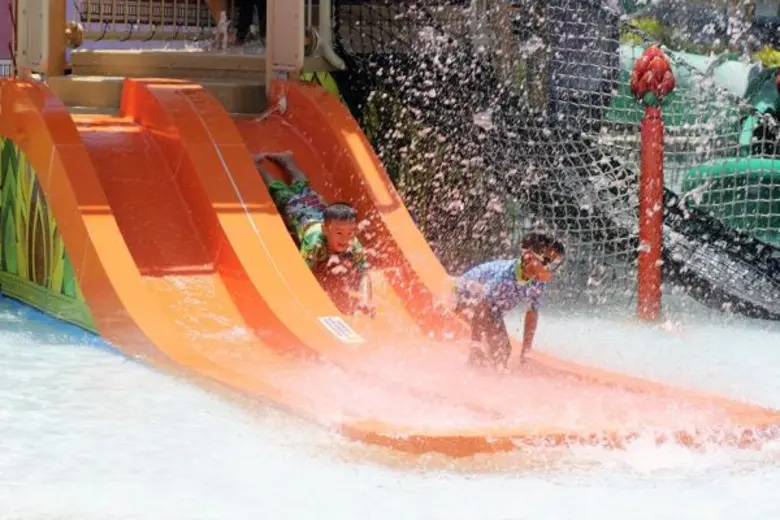 สวนน้ำรามายณะ พัทยา จัดกิจกรรม CSR เปิดบ้านมอบความสุขแก่เด็กและเยาวชน