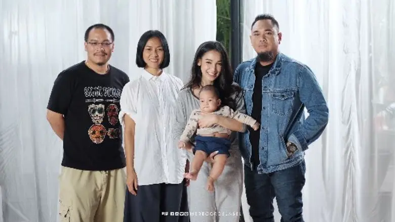 แพท-ณปภา จำลองหนังชีวิต ถ่ายทอดลง MV อย่าปล่อยมือฉันได้ไหม