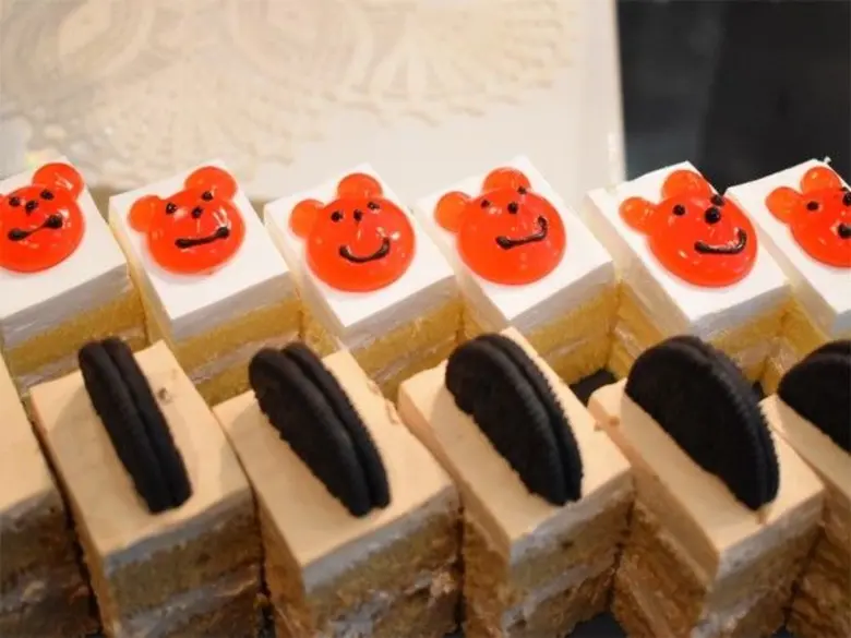 ห้องอาหารยูงทองค๊อฟฟี่ช้อป โรงแรมโฟร์วิงส...