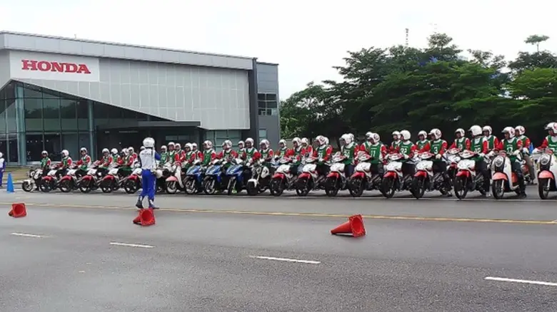 บริษัท ฐิติกร จำกัด (มหาชน) หรือ TK ผู้นำในการให้บร...