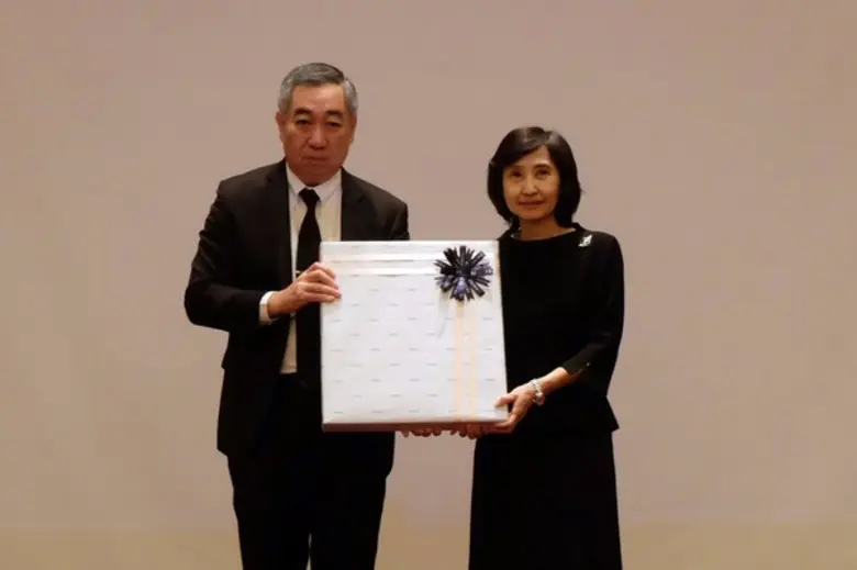 หิรัญญา สุจินัย(ขวา), เลขาธิการคณะกรรมการ...