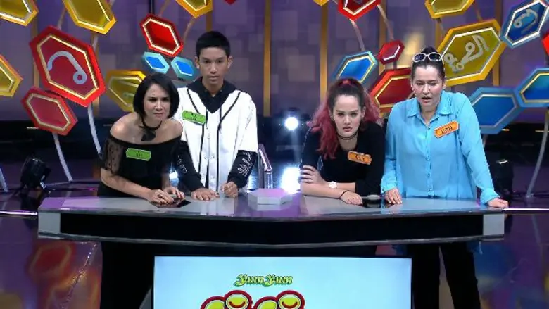 "อักษรล่าแสน The Alphabet Thailand" เสาร์...