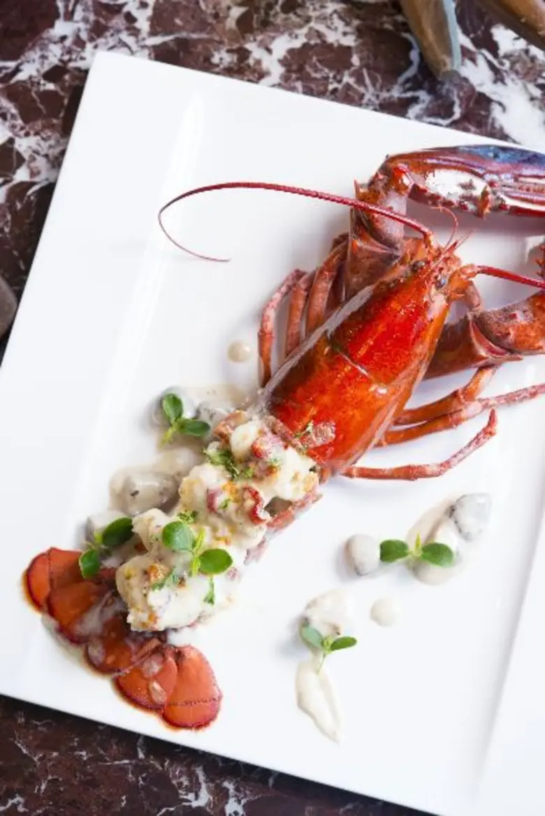 ต้อนรับวันแม่แห่งชาติด้วยบรันช์มื้อสายที่ดีที่สุด ณ ห้องอาหารเฟลเวอร์ โรงแรมเรเนซองส์ กรุงเทพฯ ราชประสงค์