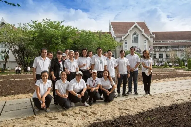 ชาวยาสูบร่วมกิจกรรมปลูกต้นไม้เฉลิมพระเกียรติ สมเด็จพระนางเจ้าฯ พระบรมราชินีนาถ ในรัชกาลที่ 9