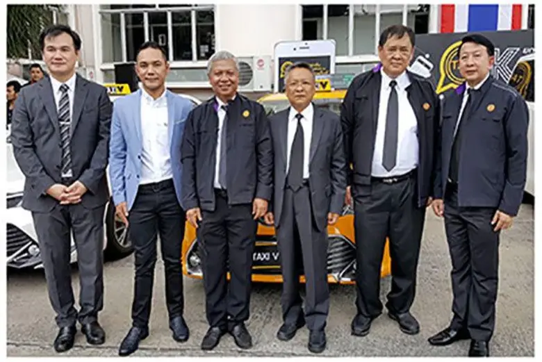 นายพิชิต อัครทิตย์ รัฐมนตรีช่วยว่าการกระท...