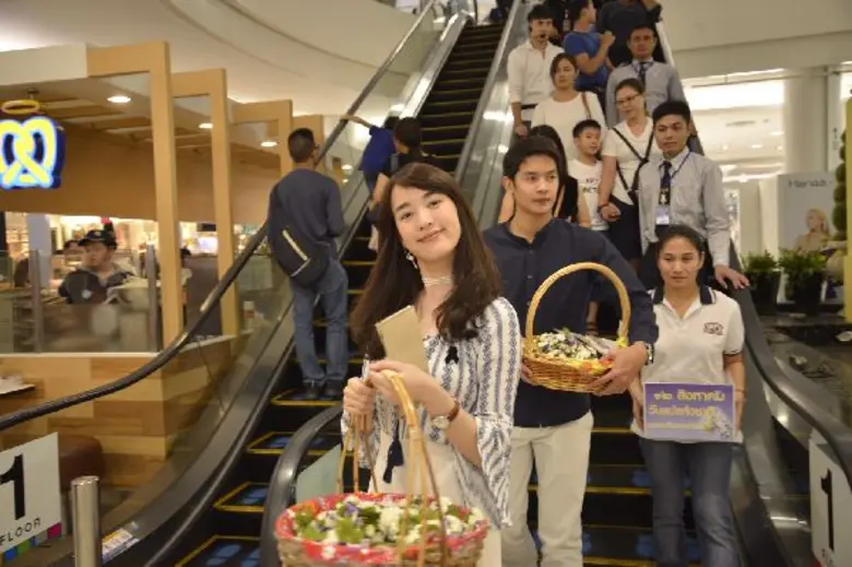 “ทัพศิลปิน-ดารา” เตรียมถ่ายทอดบทเพลงเพื่อ “แม่” พร้อมเชิญชวนร่วมกิจกรรมสุดอบอุ่นในงาน “Mom’s Festival 2017 @แฟชั่น ไอส์แลนด์”