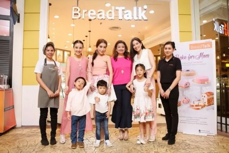 คุณ อรัญญาณี แดนมัดตาม ผู้จัดการฝ่ายการตล...