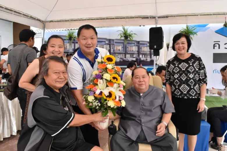 นายภูมินทร์ ปิยะวานิชย์ ประธานกรรมการ นาย...