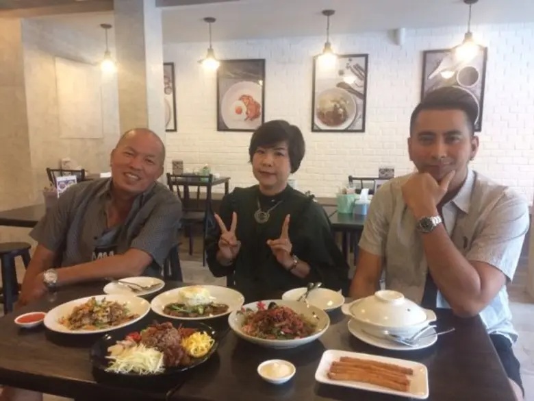 ทีวีไกด์: รายการ “ตลกแหลก” “บอล-ค่อม” พาชิมของอร่อยย่าน “ทาวน์ อิน ทาวน์” ติดตามได้ ในรายการ “ตลกแหลก” อาทิตย์นี้