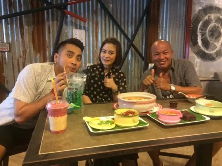 ทีวีไกด์: รายการ “ตลกแหลก” “บอล-ค่อม” พาชิมของอร่อยย่าน “ทาวน์ อิน ทาวน์” ติดตามได้ ในรายการ “ตลกแหลก” อาทิตย์นี้