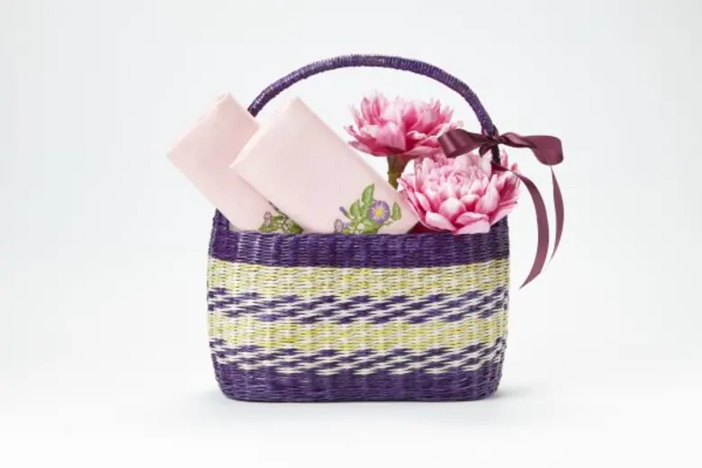 กระเช้าหัตถศิลป์ไทย แทนใจแด่แม่ที่รัก