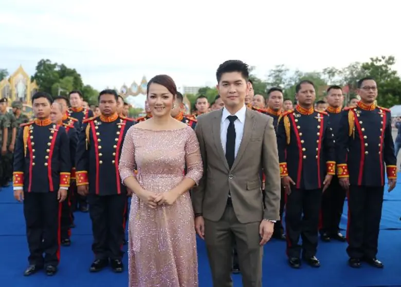 กุ้ง สุธิราช - บิว กัลยาณี อาร์สยาม ขึ้นขับร้องเพลง งานดนตรีเฉลิมพระเกียรติ “คอนเสิร์ตยามค่ำ IN THE MOOD”