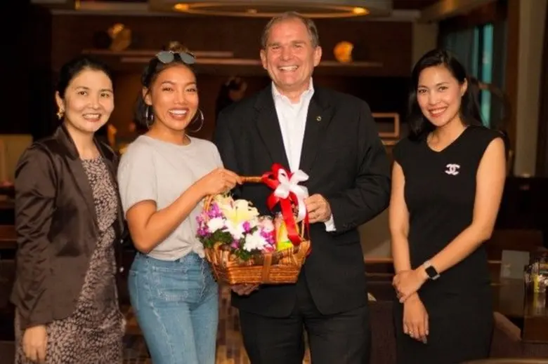 เมื่อเร็ว ๆ นี้ อมารี พัทยา นำโดย มร.โรเบ...